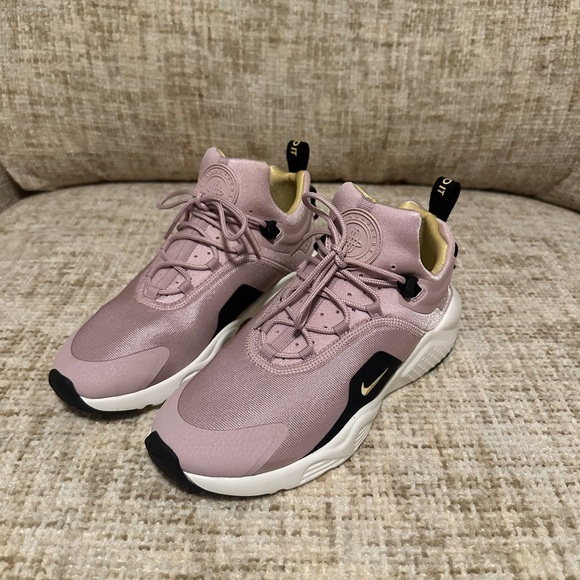 Nike Shoes - Nike Huarache Run Ultra Trainers Sneakers